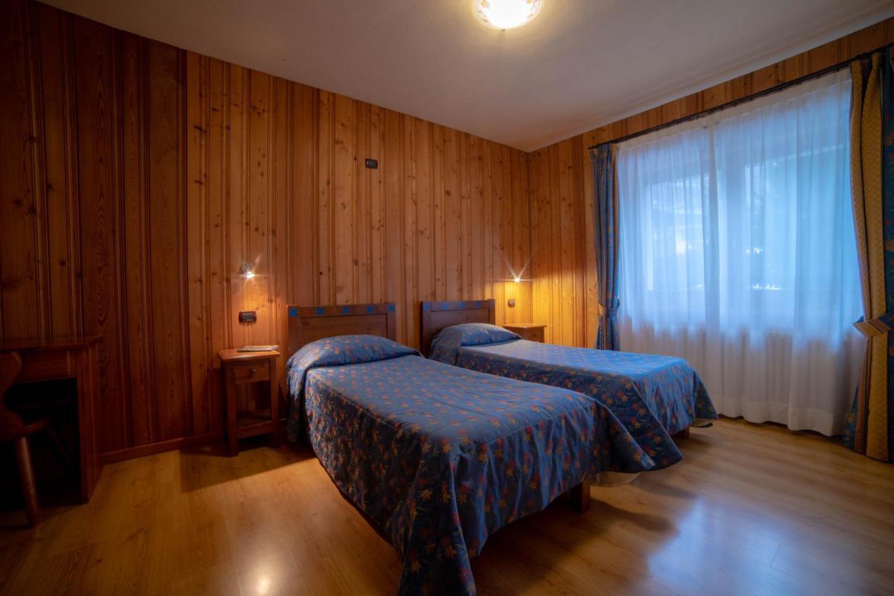 Family Apartments Le Chalet Champoluc Exterior photo