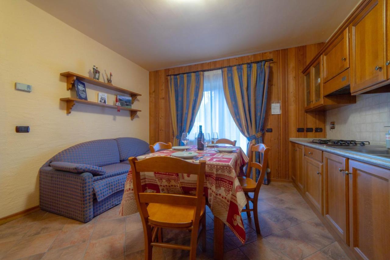 Family Apartments Le Chalet Champoluc Exterior photo