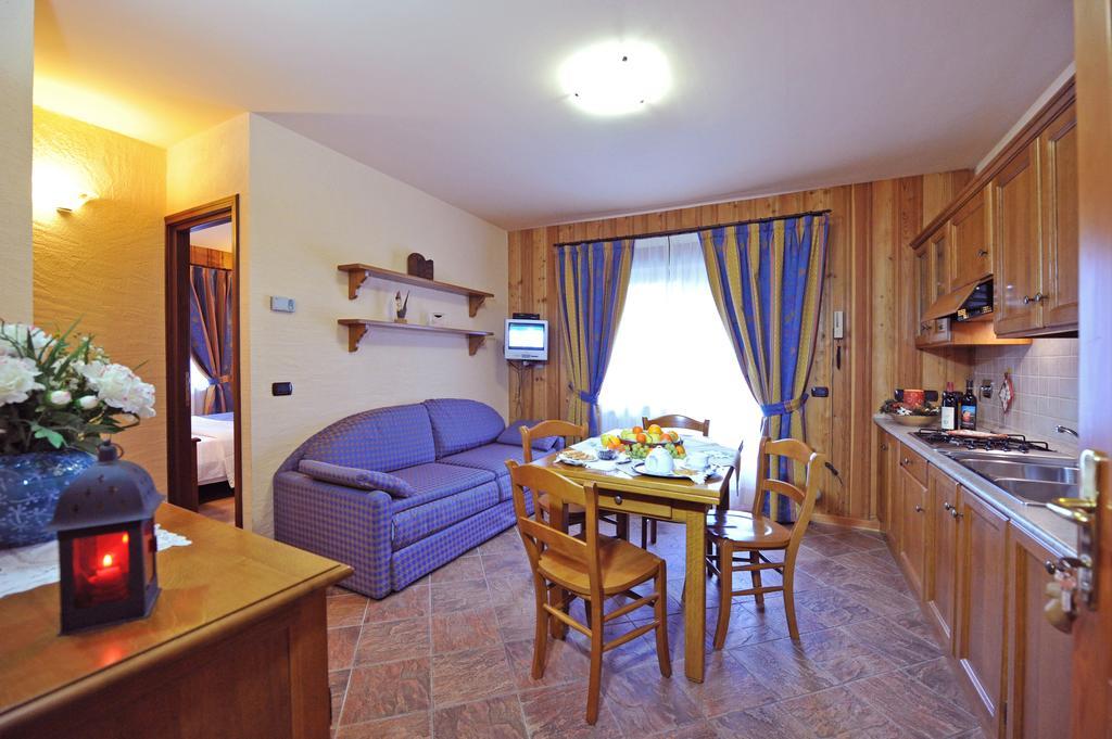 Family Apartments Le Chalet Champoluc Exterior photo