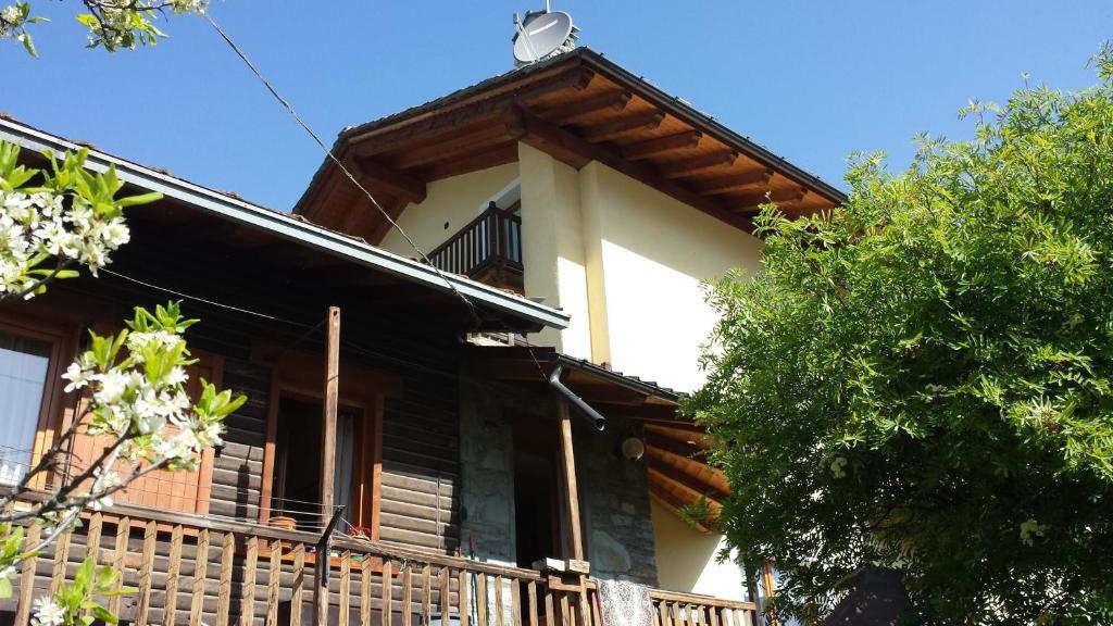 Family Apartments Le Chalet Champoluc Exterior photo