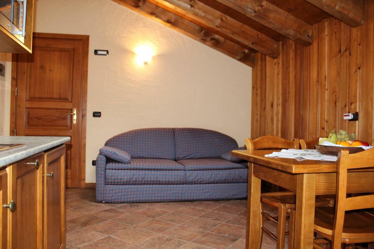 Family Apartments Le Chalet Champoluc Exterior photo